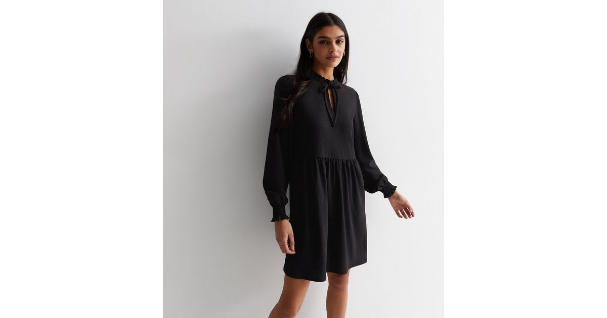 BACK NECK TIE SHORT DRESS NOUVEAU NOIR