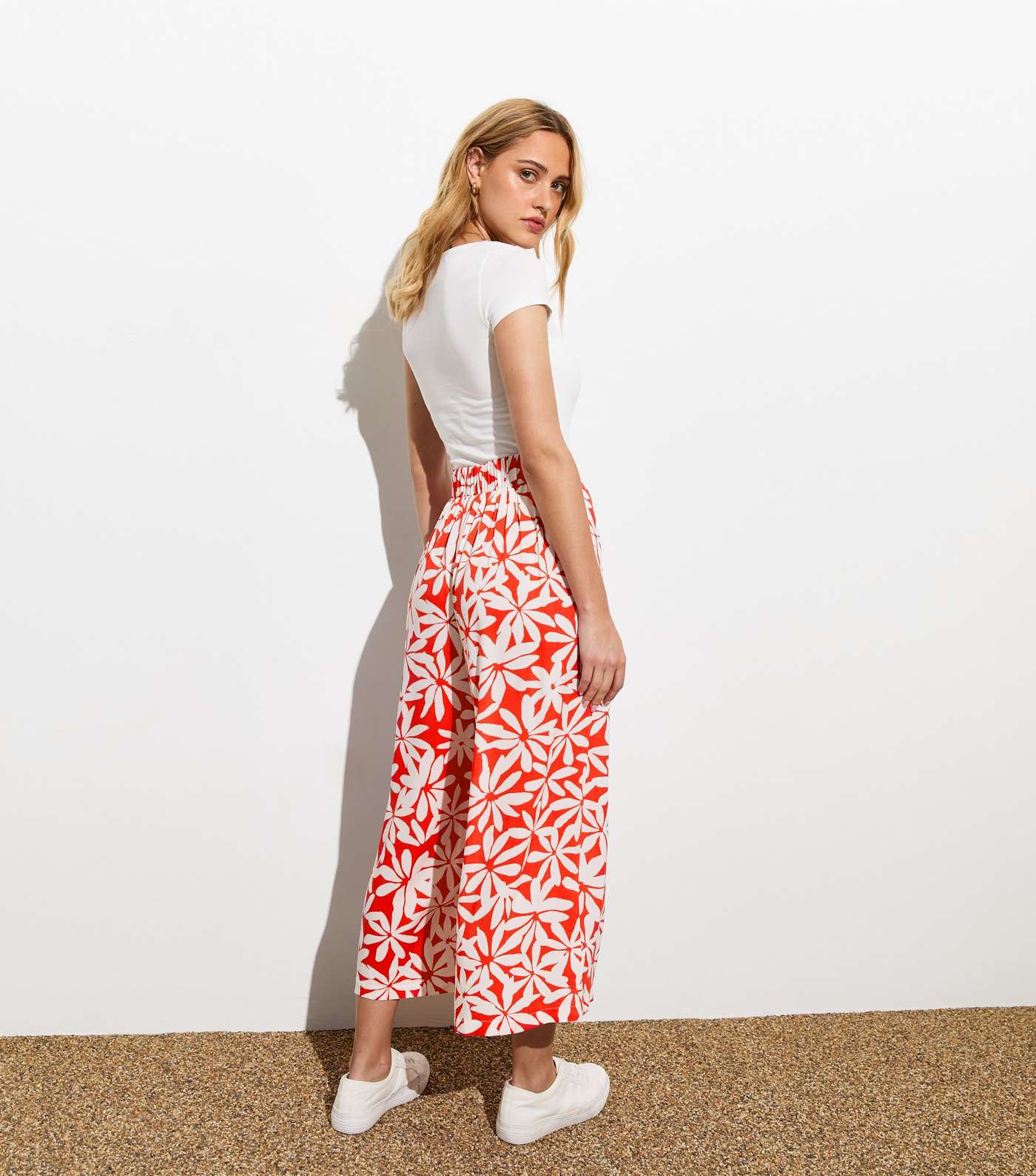 Red Floral Print Cropped Wide Leg Trousers Image 4