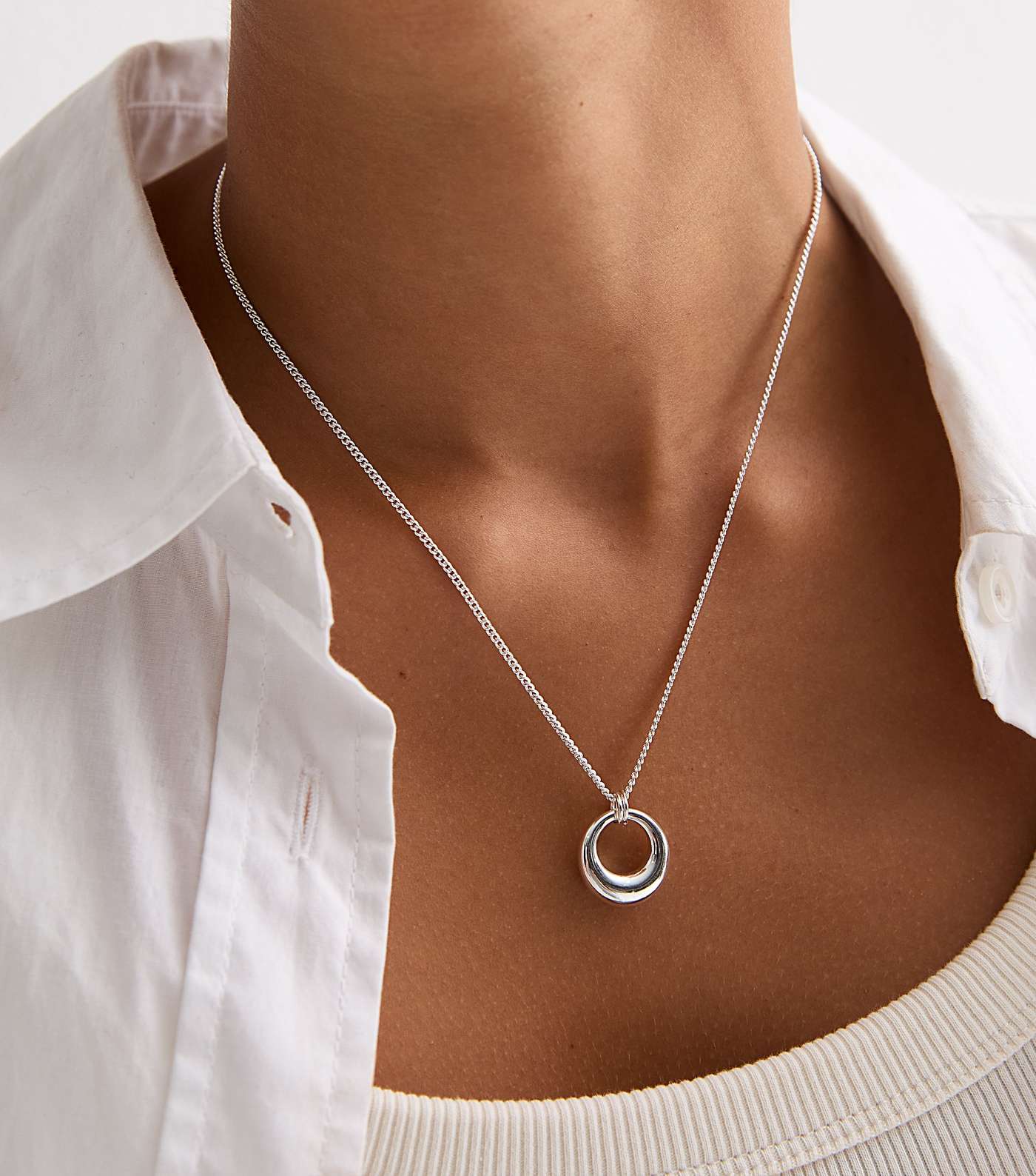 Silver Tapered Open Circle Pendant Necklace