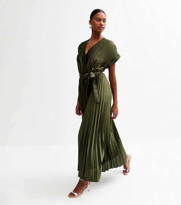 emerald green pleated midi dress Ladies Dresses Skirt Discover 12 Pleated Skirt And Elegant Green Pleated Skirt Ideas Secondary Stone_Moissanite