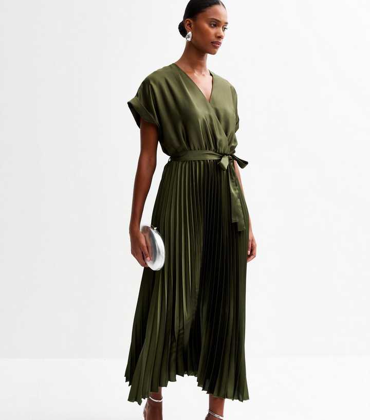 casual ruched midi dress Falling In Love Midi Dress M