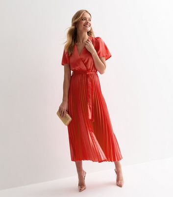 Coral Midi Dresses New Look