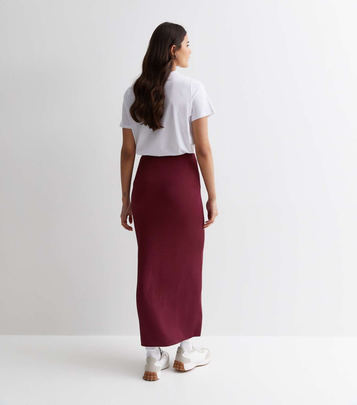 Burgundy Ribbed Midi Skirt Image 4