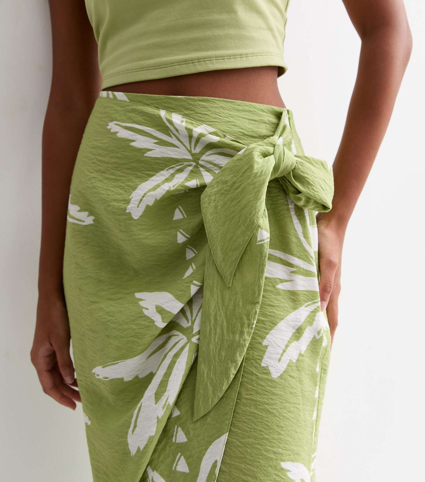 Green Palm Tree Print Sarong Midi Skirt Image 2