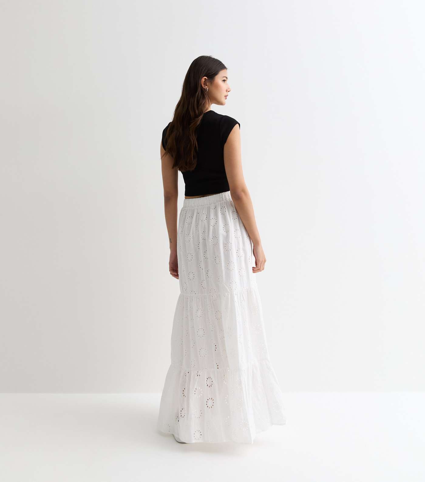 Gini London White Tiered Lace Embroidered Maxi Skirt Image 4