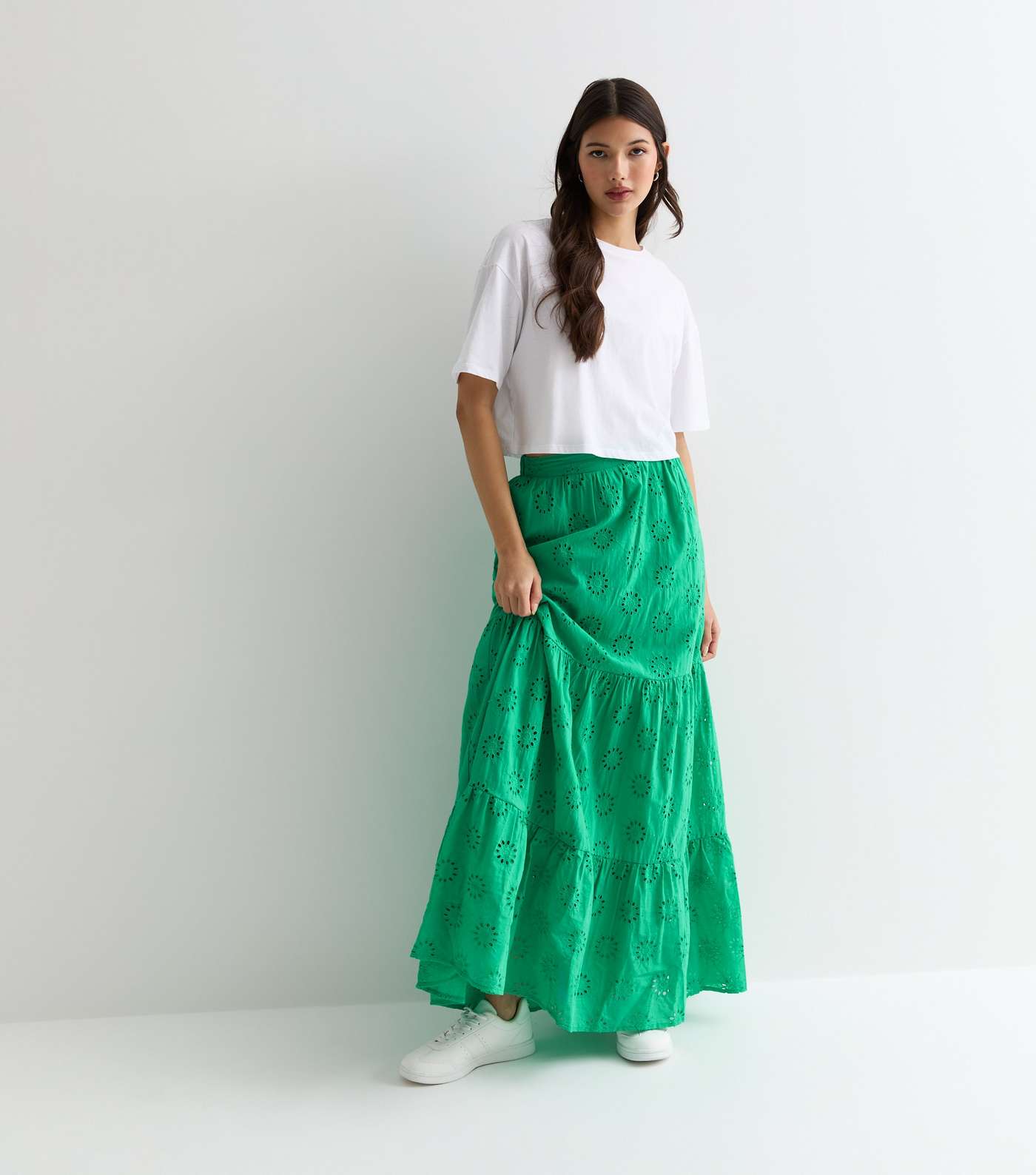 Gini London Green Tiered Lace Embroidered Maxi Skirt Image 3