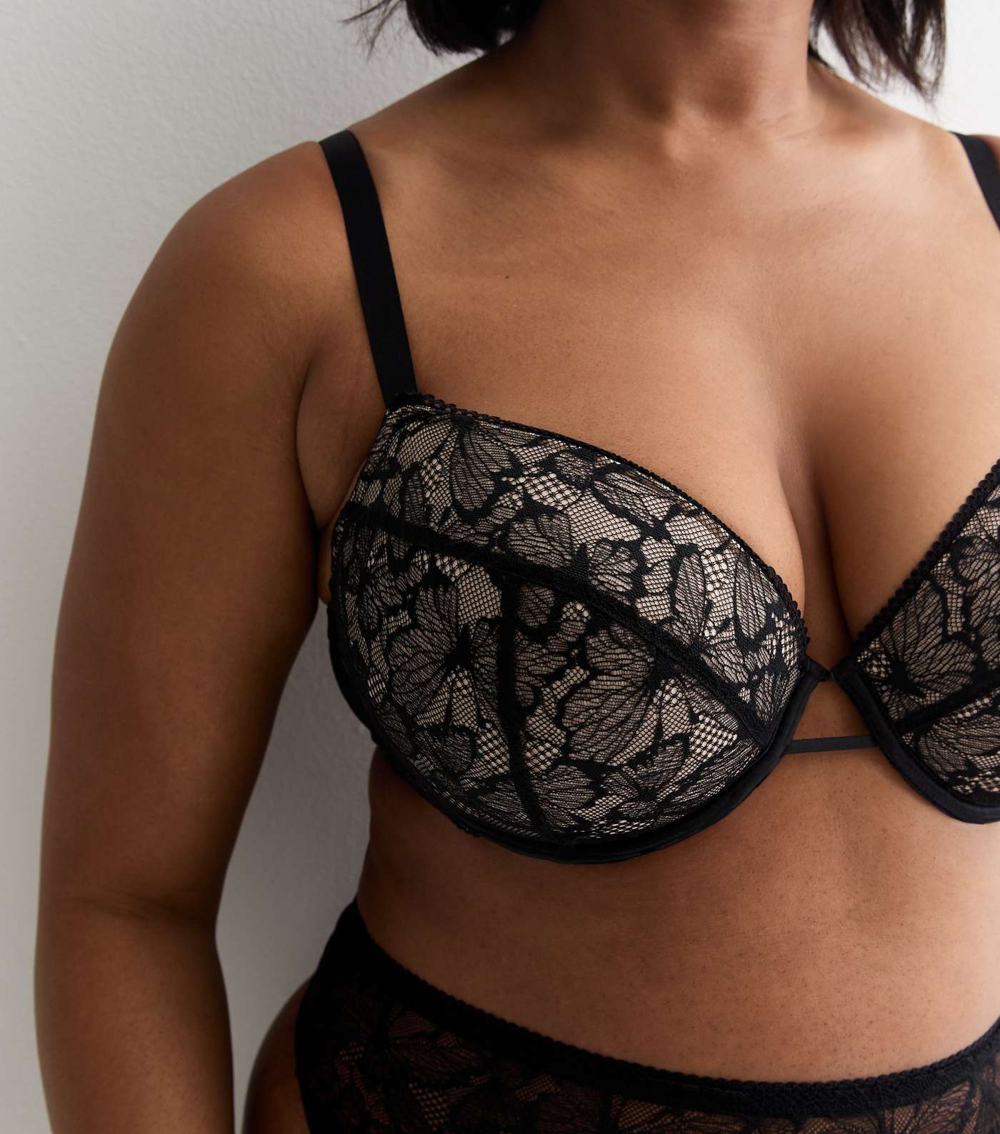 Curves Black Butterfly Lace Plunge Bra Image 3