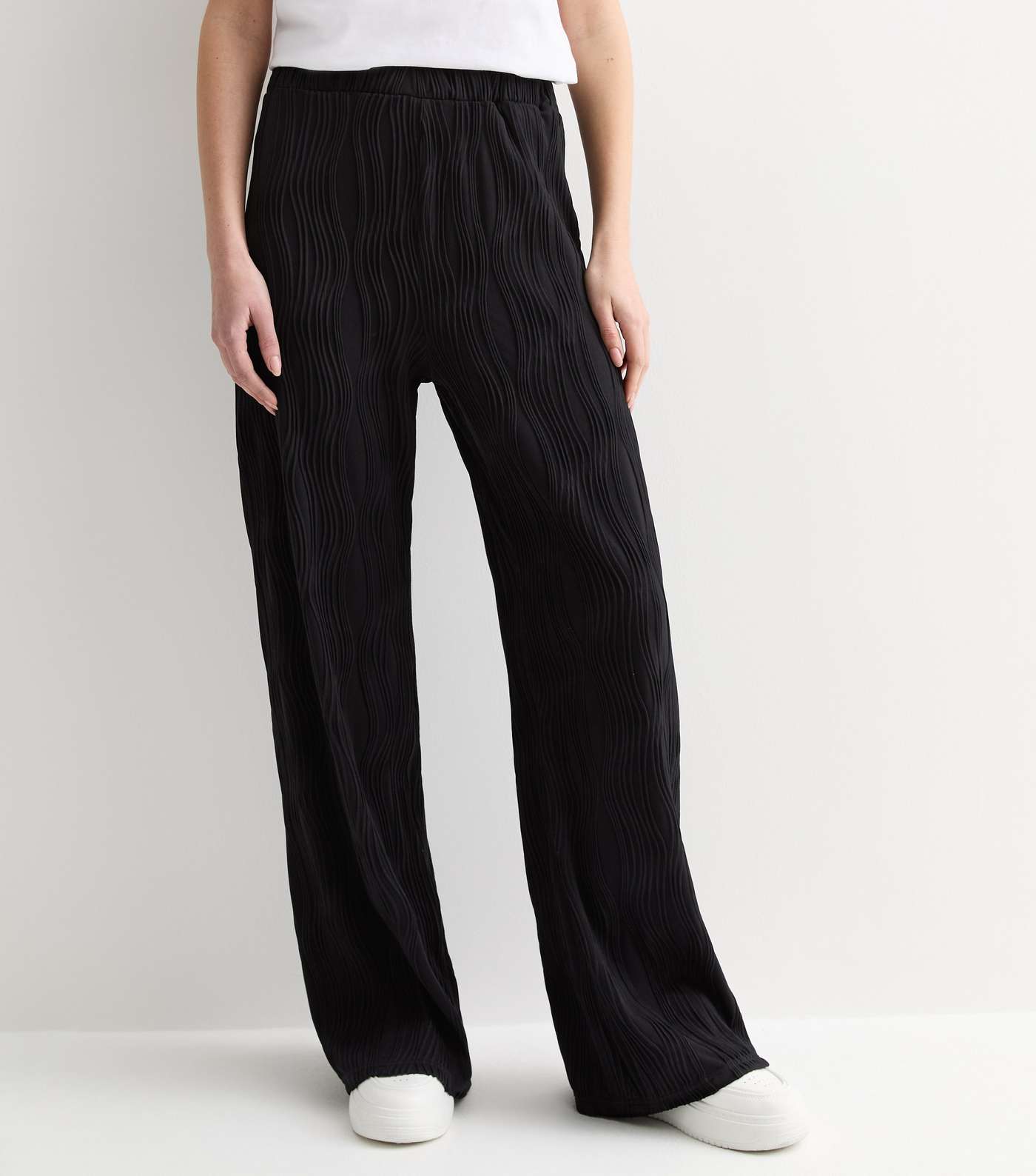 Black Ripple-Surface Wide Leg Trousers Image 3