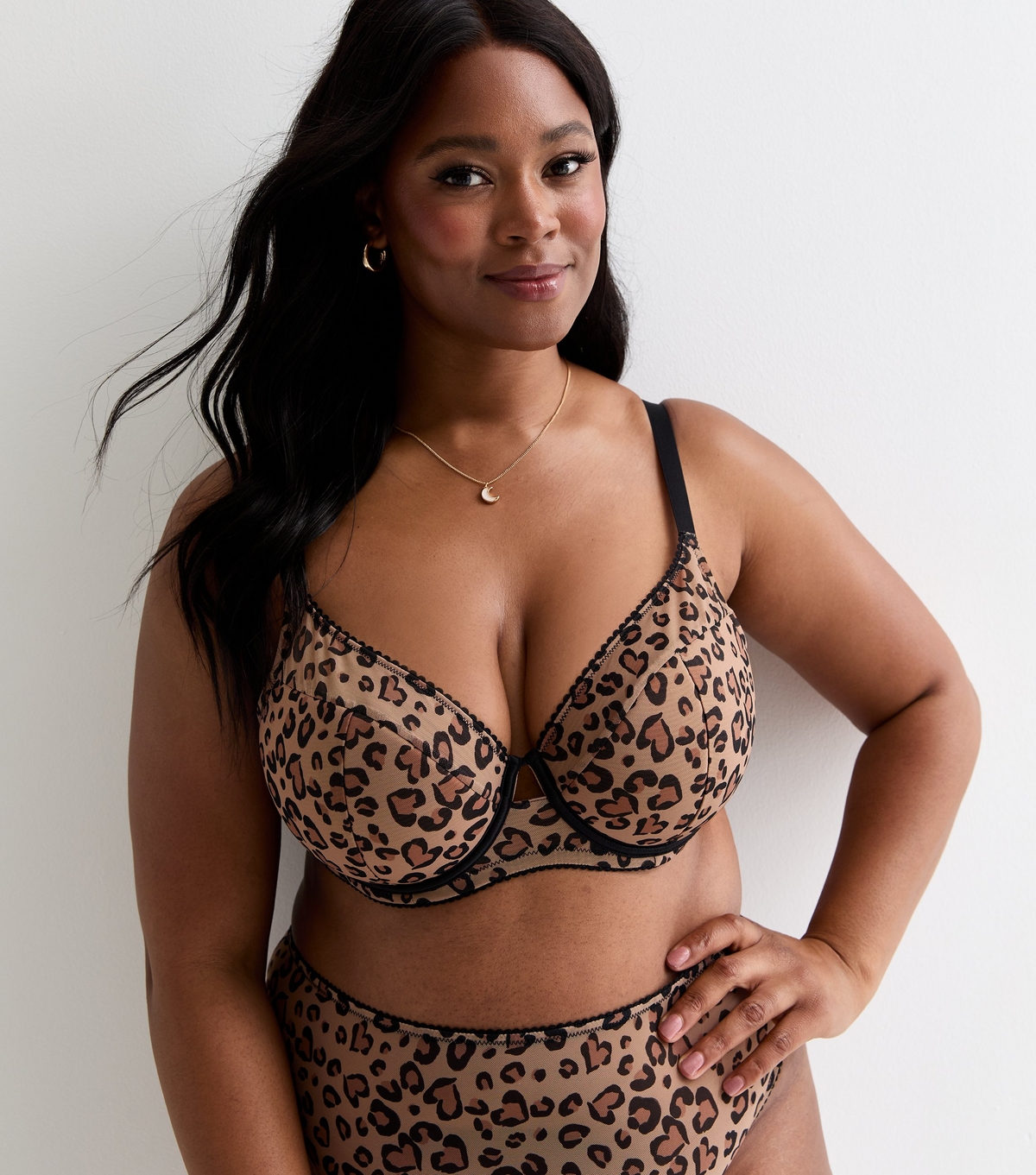 Women's Plus Size Brown Leopard-Print Demi-Padded Bra Curves New Look