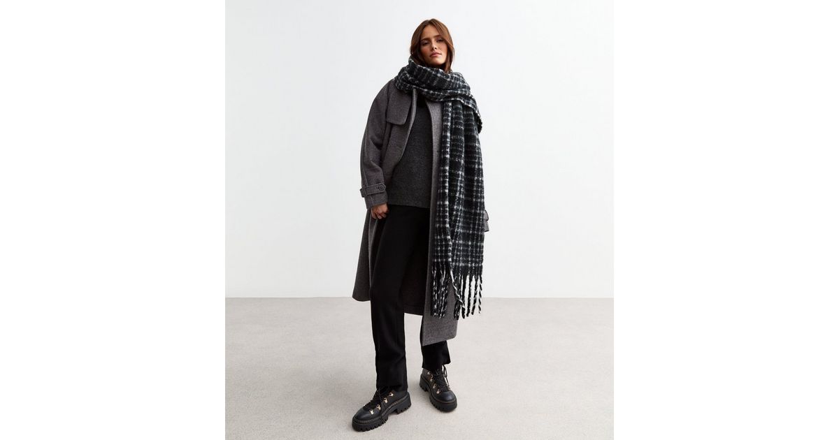 Check Soft Knit Tassel Scarf