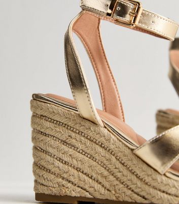 Wide Fit Gold Leather Look Wedge Sandals New Look