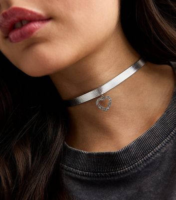 Metallic Silver Diamante Heart Pendant Choker New Look