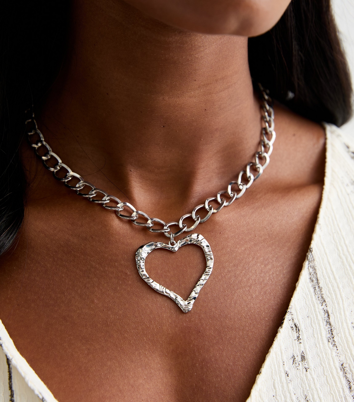 Silver Open Heart Chain Necklace New Look