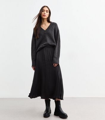 Black Crinkle Pleated Midi Skirt New Look