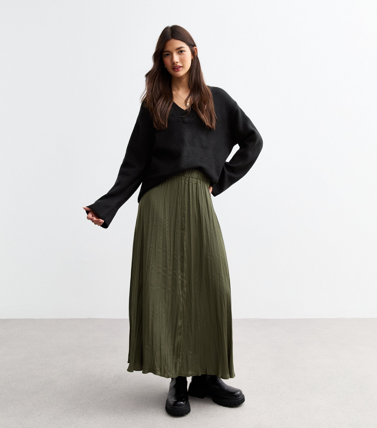 Women's Khaki Crinkle Pleated Midi Skirt New Look