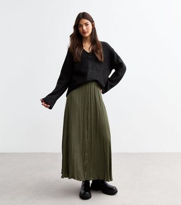 Pleated midi skirt quiz best sale