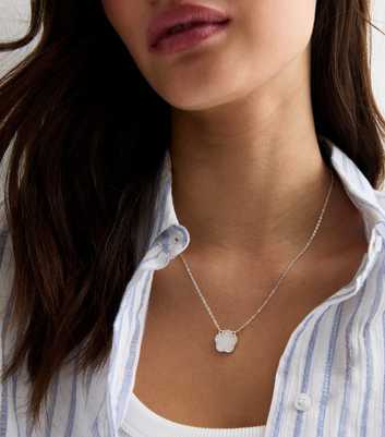 White Flower Pendant Necklace