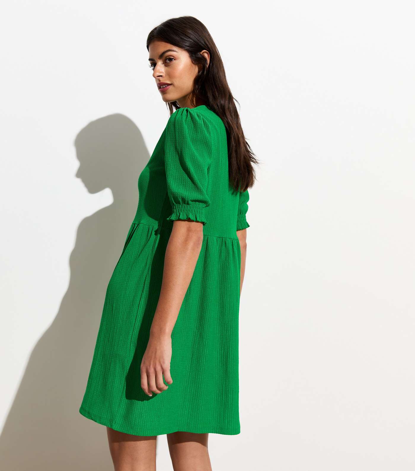 Tall Green Crinkle Puff-Sleeve Mini Smock Dress Image 4