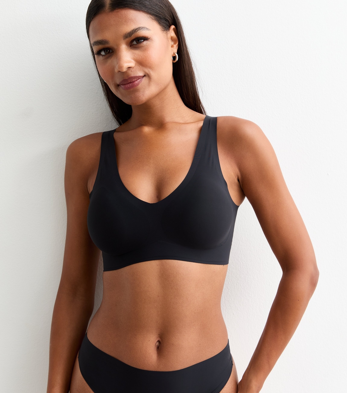 Women's Black Comfort Smooth Bonded Crop Top Bra New Look