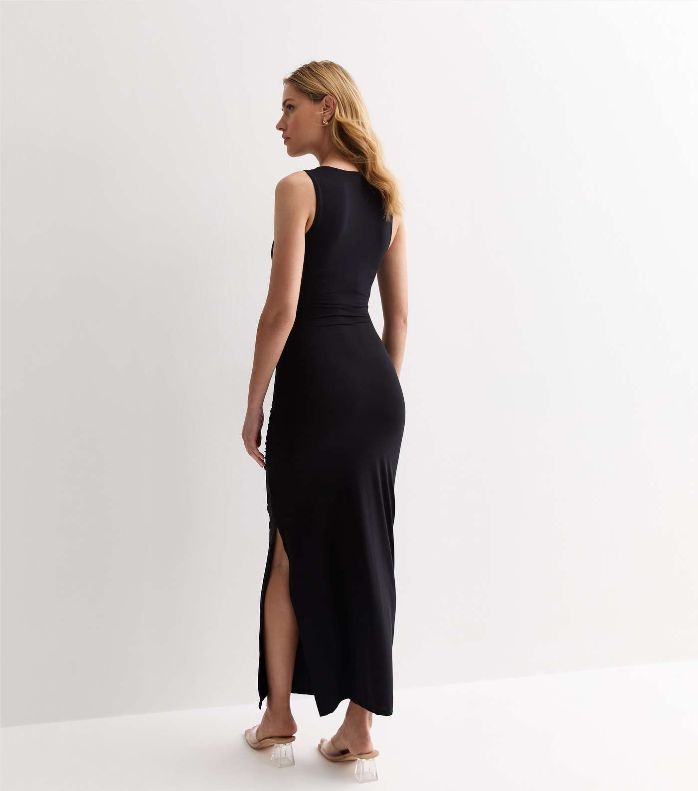 Black Ruched Sleeveless Midi Dress Image 4