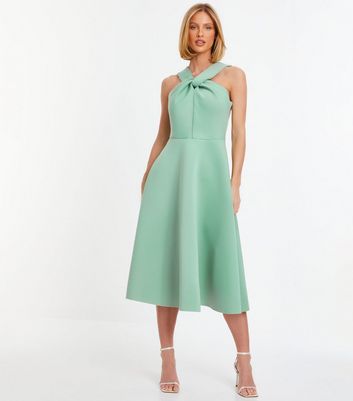 Mint green sale dress quiz