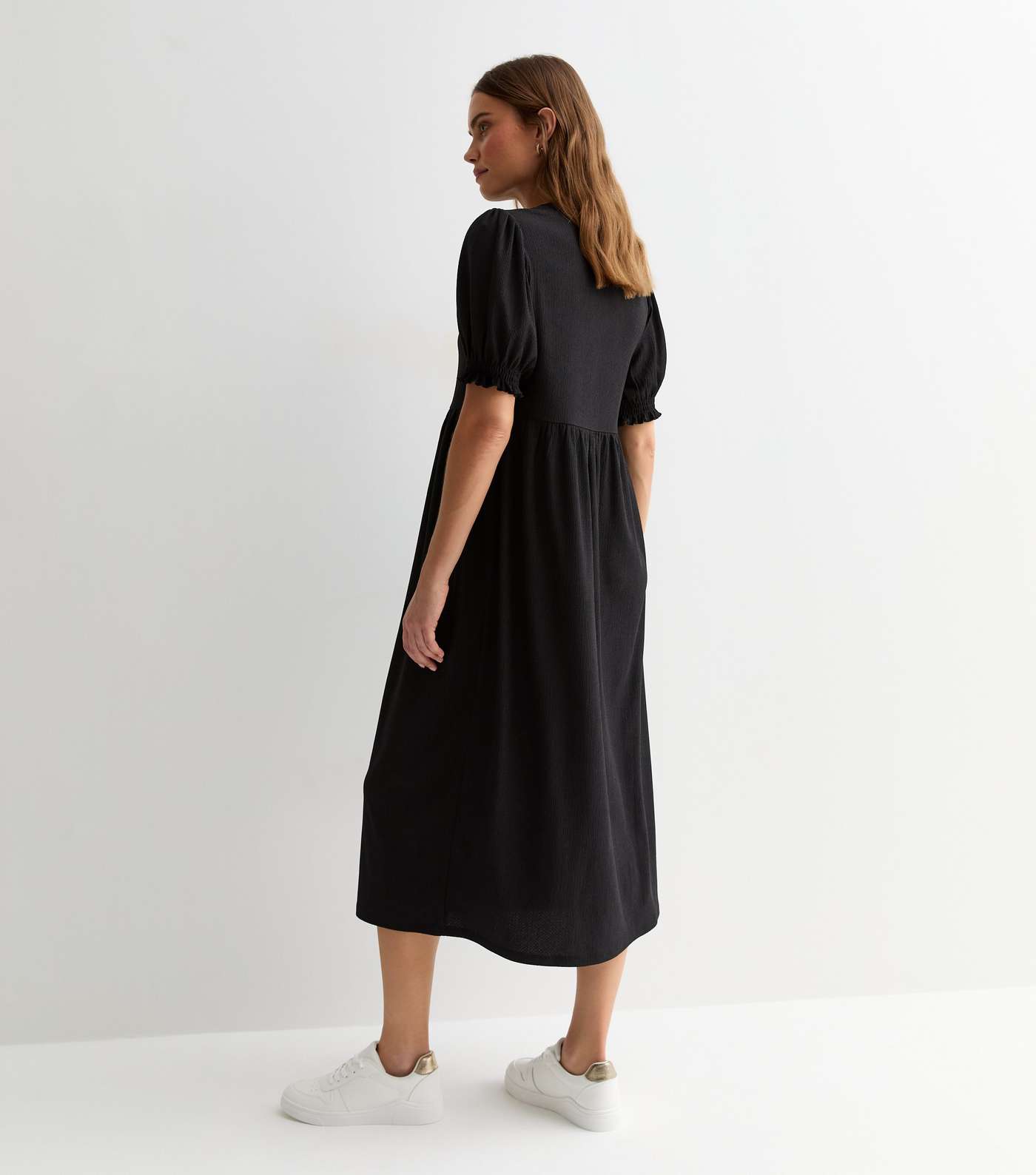 Black Crinkle Short Sleeve Midi Smock Dress Image 4