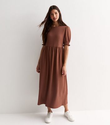 Dark Brown Crinkle Short Sleeve Midi Smock Dress | New Look