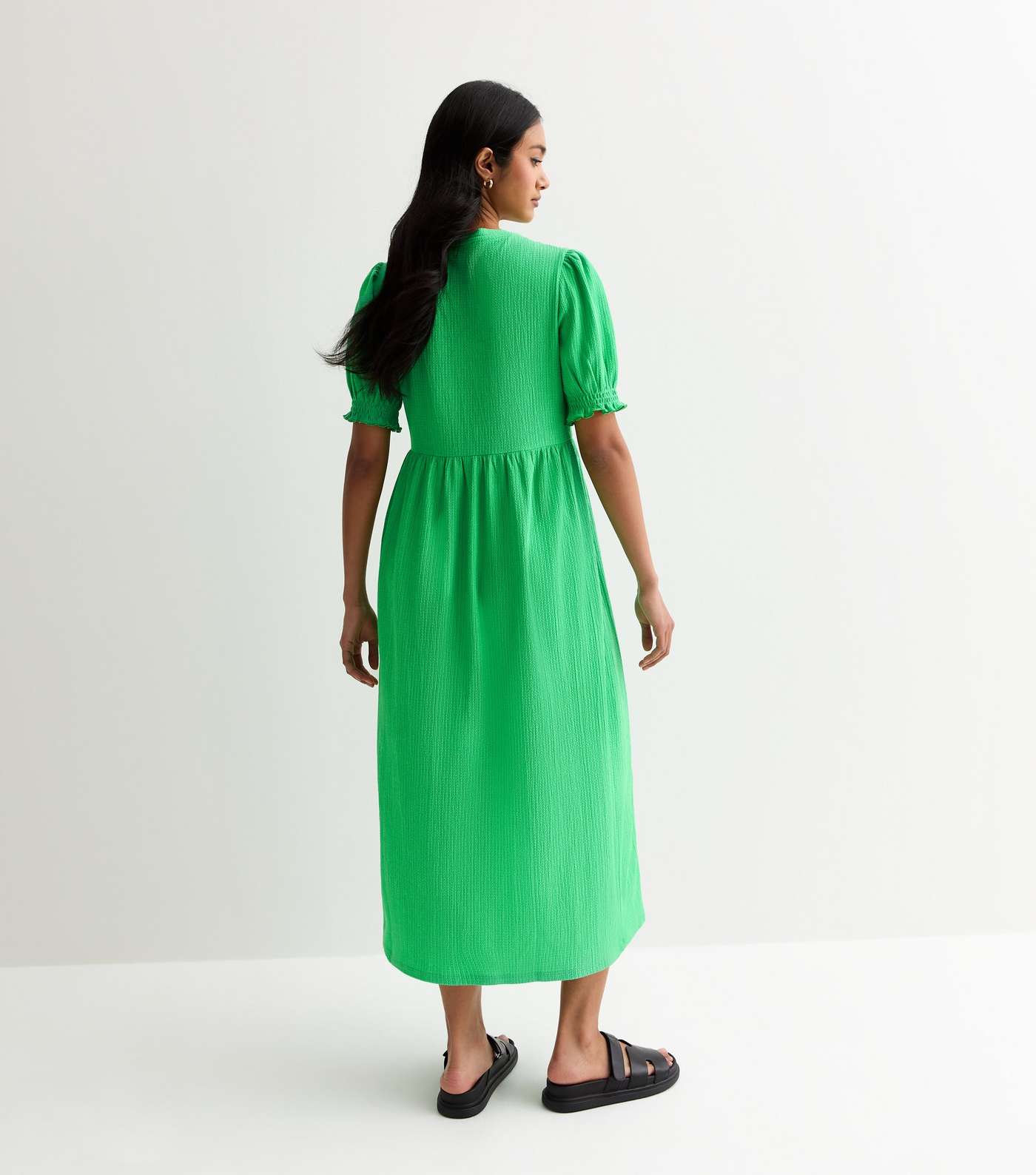 Green Crinkle Short Sleeve Midi Smock Dress Image 4