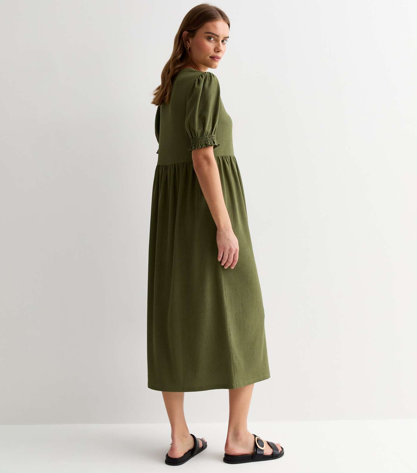 Khaki Crinkle Short Sleeve Midi Smock Dress Image 4