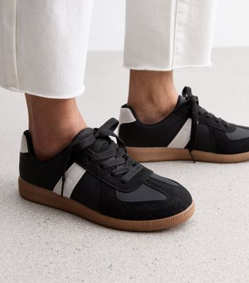 Black suede trainers gum sole online