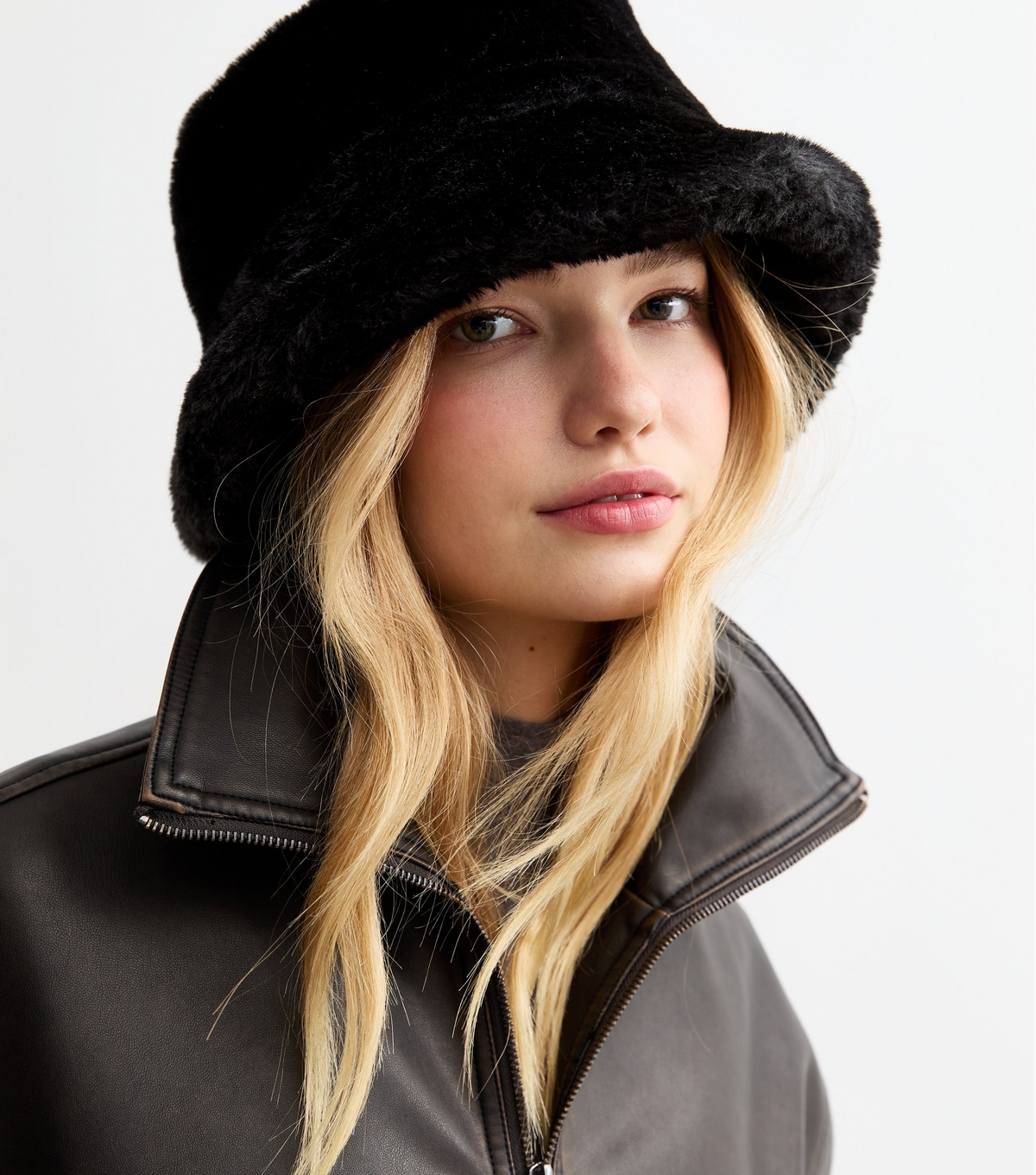 Black Faux Fur Bucket Hat New Look