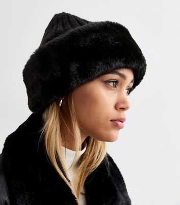 Black Ribbed Knit Faux Fur Trim Beanie