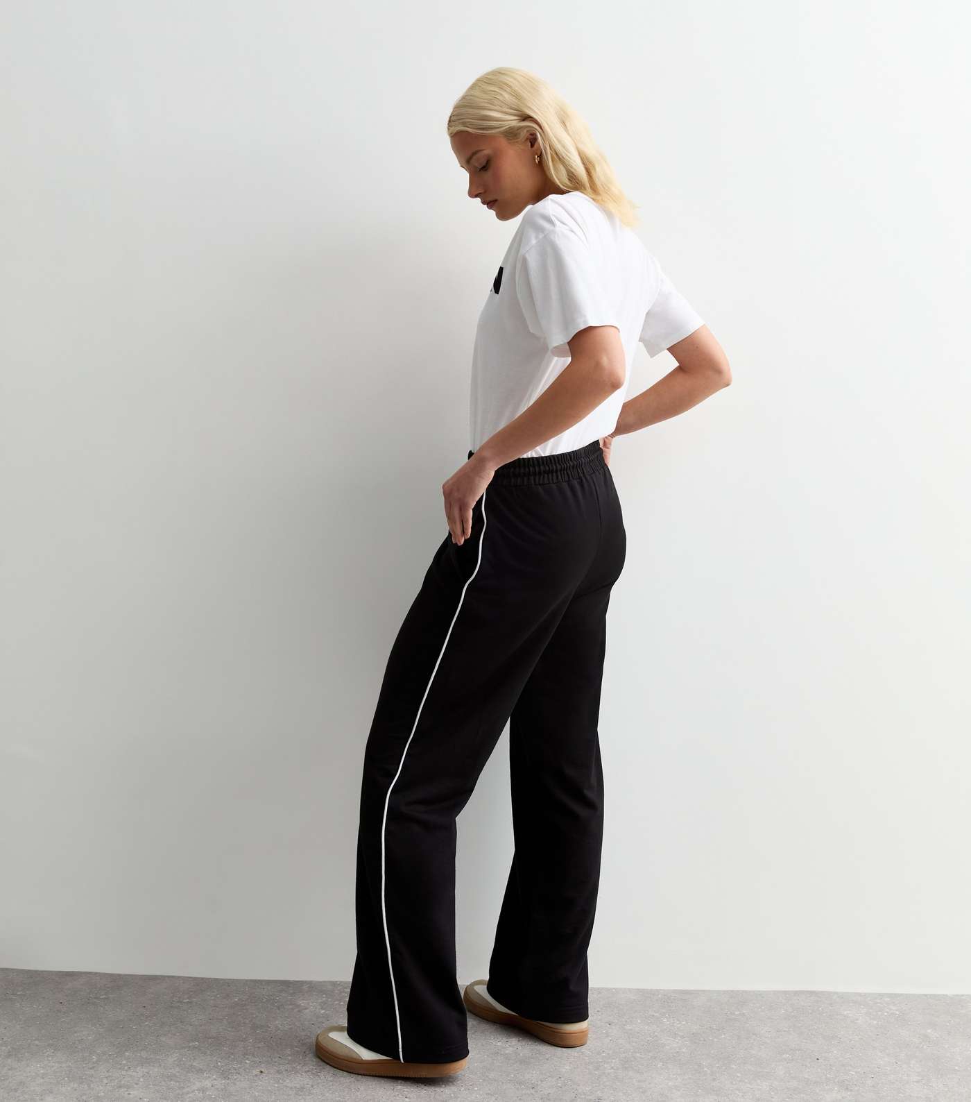 Black Contrast Piping Wide Leg Joggers Image 4