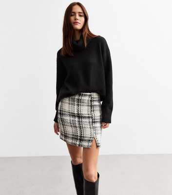 White Check Slit Hem Bouclè Mini Skirt