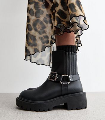 New look black shops chunky boots