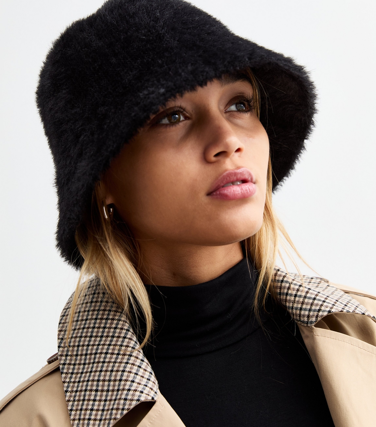 Black Faux Fur Bucket Hat New Look