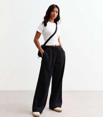 Petite Black Lightweight Wide Leg Joggers New Look