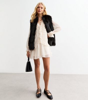 Black faux fur gilet new look hotsell