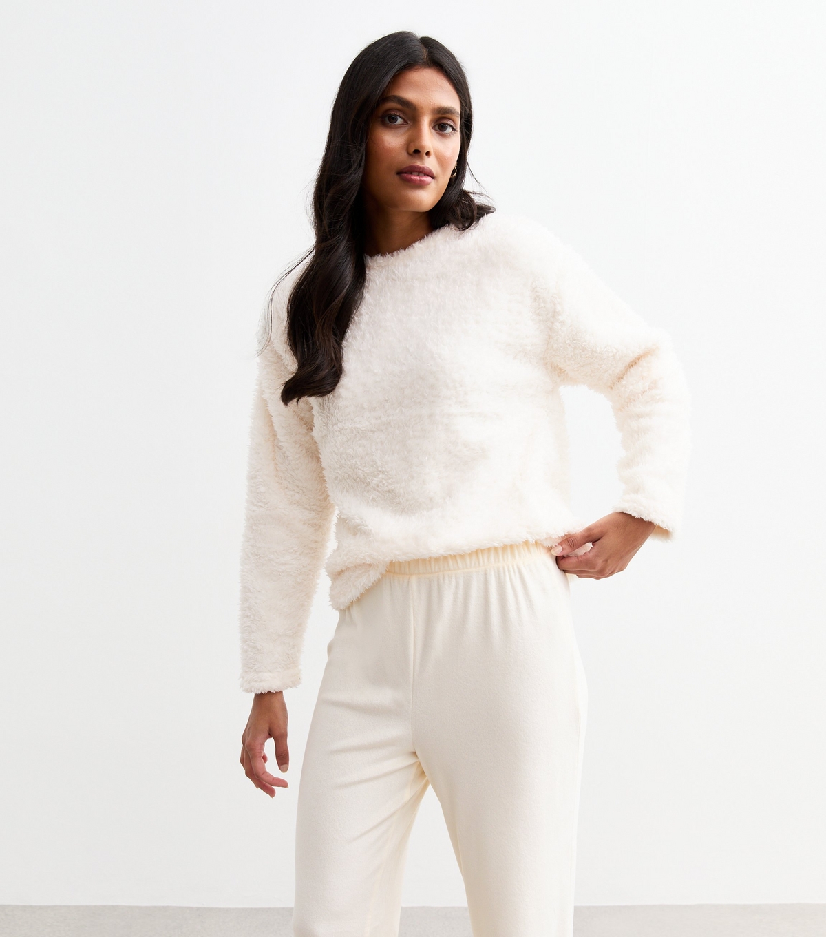 Women's Off White Borg Long Sleeve Sweatshirt New Look