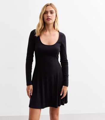 Black Seam Front Scoop Neck Mini Skater Dress