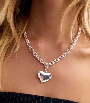 Silver Tone Chunky Heart Chain Necklace