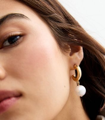 Gold Tone Faux Pearl Circle Drop Hoop Earrings New Look