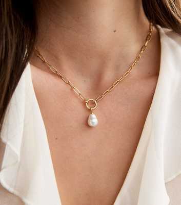 18ct Gold Plated Faux Pearl Pendant Necklace 