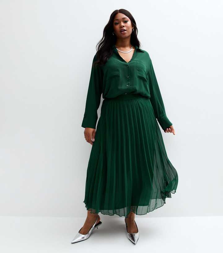 Curves Dark Green Pleated Chiffon Midi Skirt | New Look Curves Dark Green Pleated Chiffon Midi Skirt | New Look