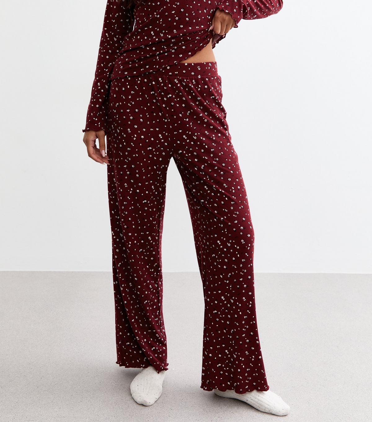 Women's Burgundy Ditsy Floral Print Wide Leg Trousers New Look