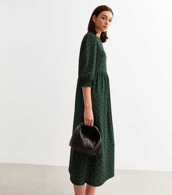 Green Spotted Crinkle Midi Dress