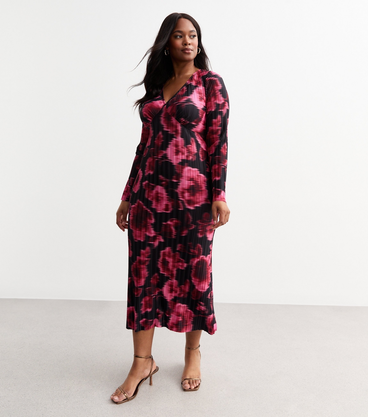 Women's Plus Size Pink Floral Plisse Long Sleeve Midi Dress Curves New Look