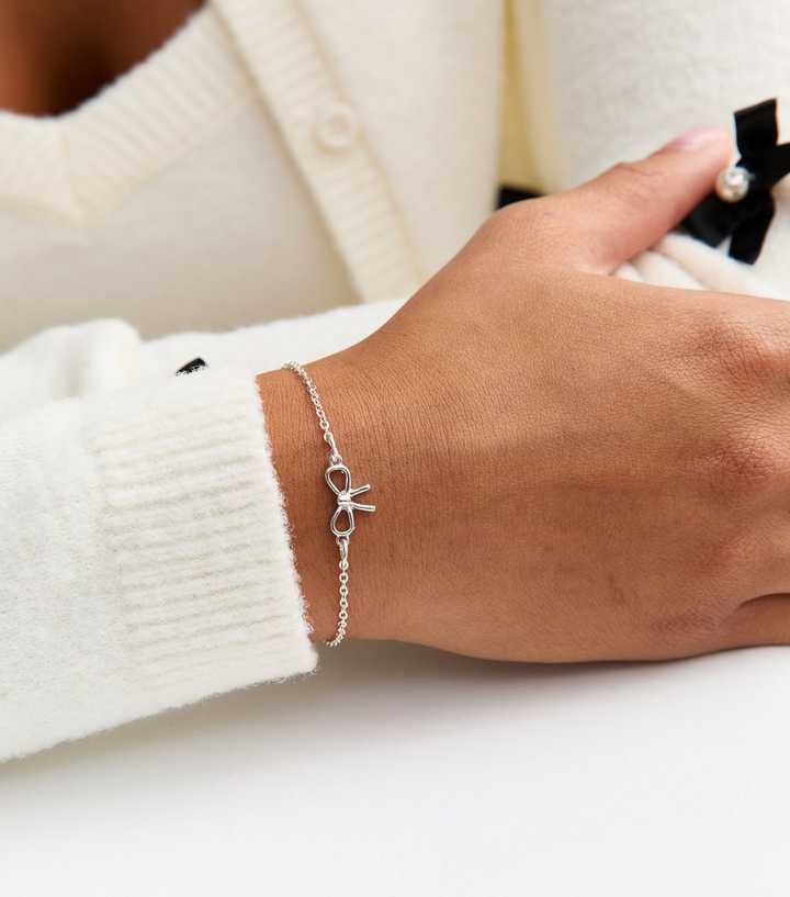 Silver Tone Bow Bracelet
