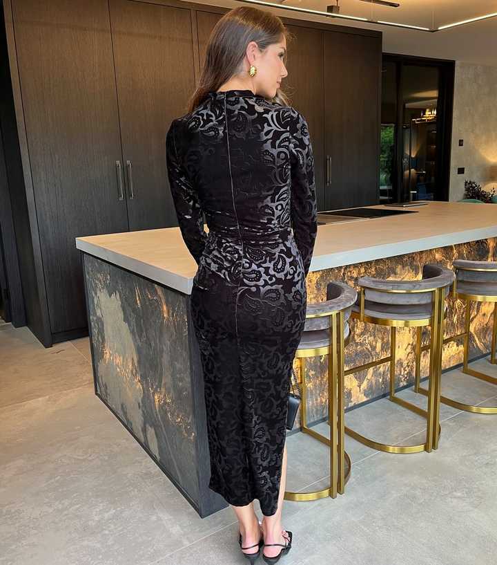 AX Paris Black Velvet Jacquard Midi Dress New Look