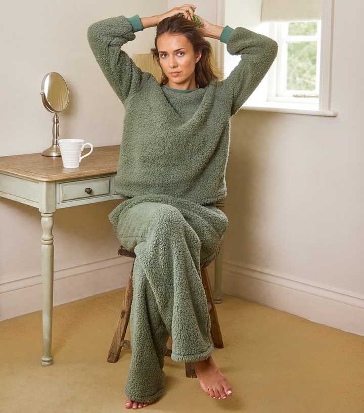 Loungeable Green Borg Lounge Set